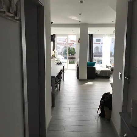 La Casa Borsalina * Empuriabrava